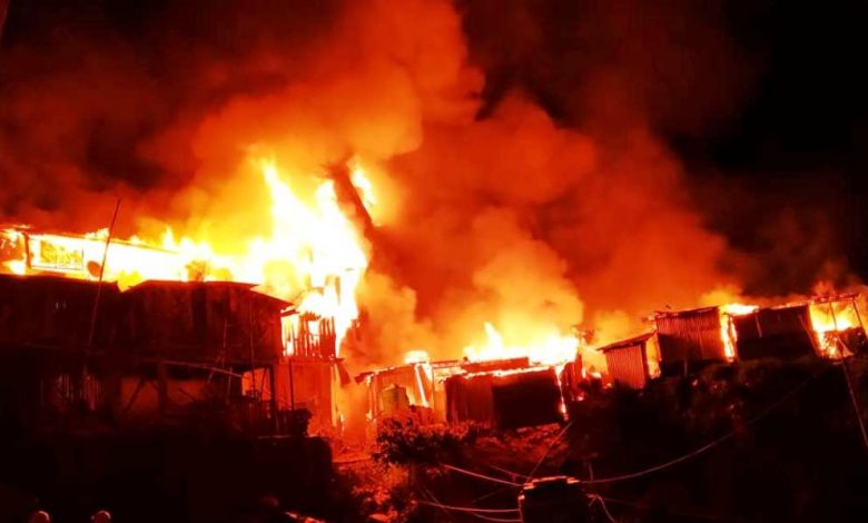 ताप्लेजुङ फुङ्लिङ बजारमा आगलागी, ७ वटा घर र ११ पसल जलेर नष्ट