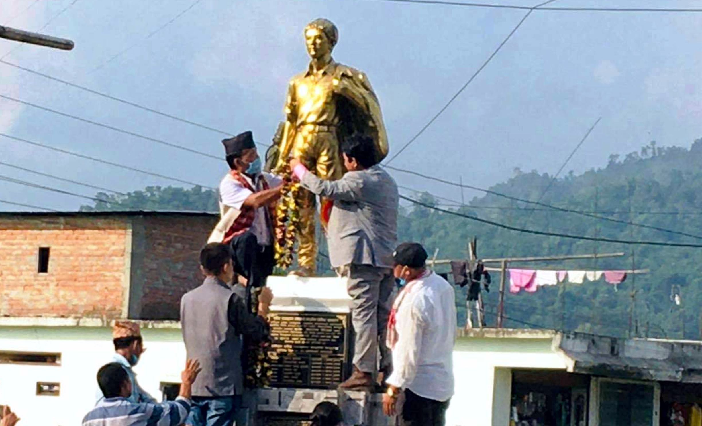 १३ आौं राष्ट्रिय शहिद ‘माङ्तोक’ स्मृति दिवसमा शालिक अनावरण