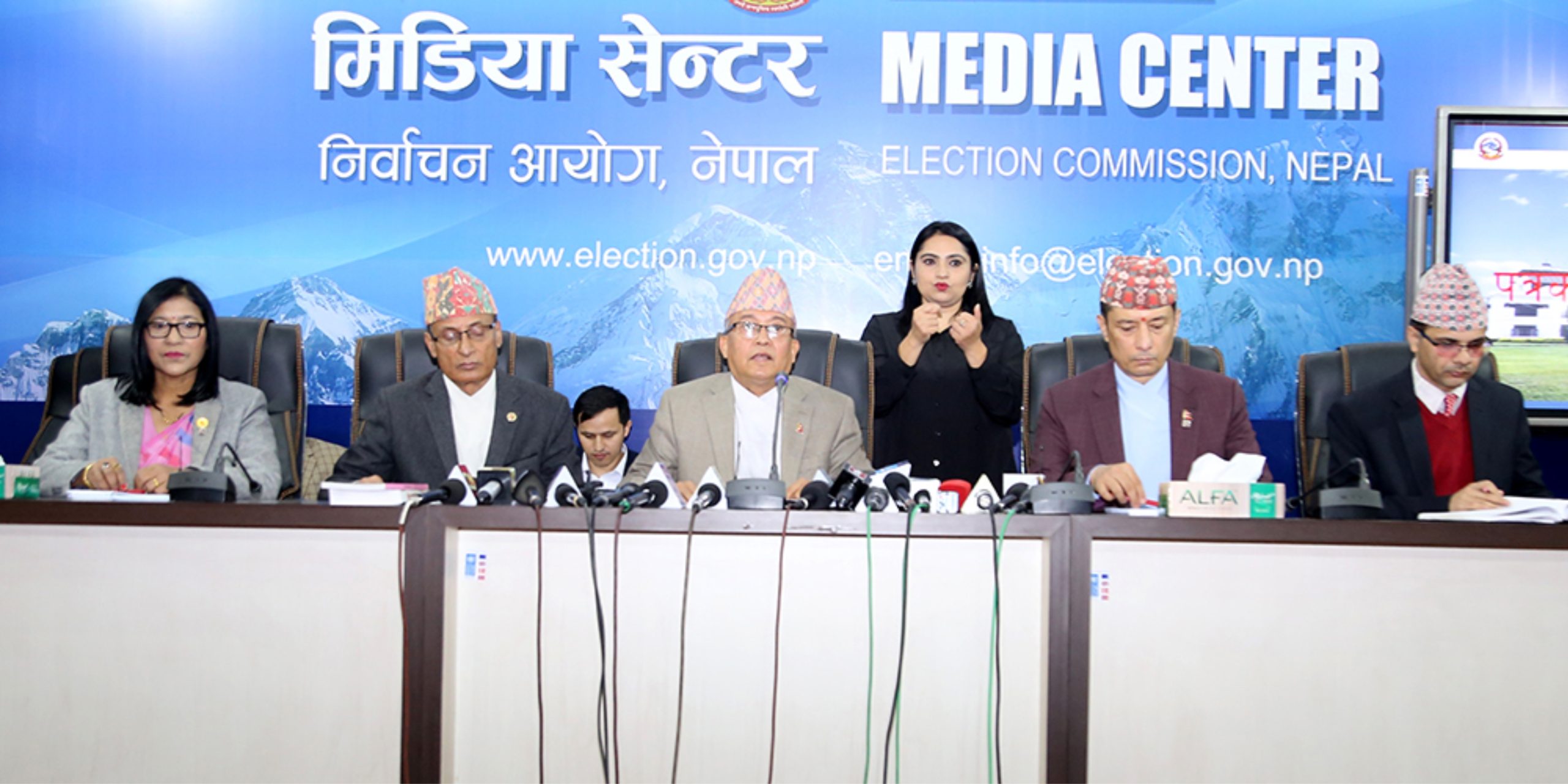 आफ्नो मताधिकार प्रयोग गर्न प्रमुख निर्वाचन आयुक्त थपलियाको अपिल