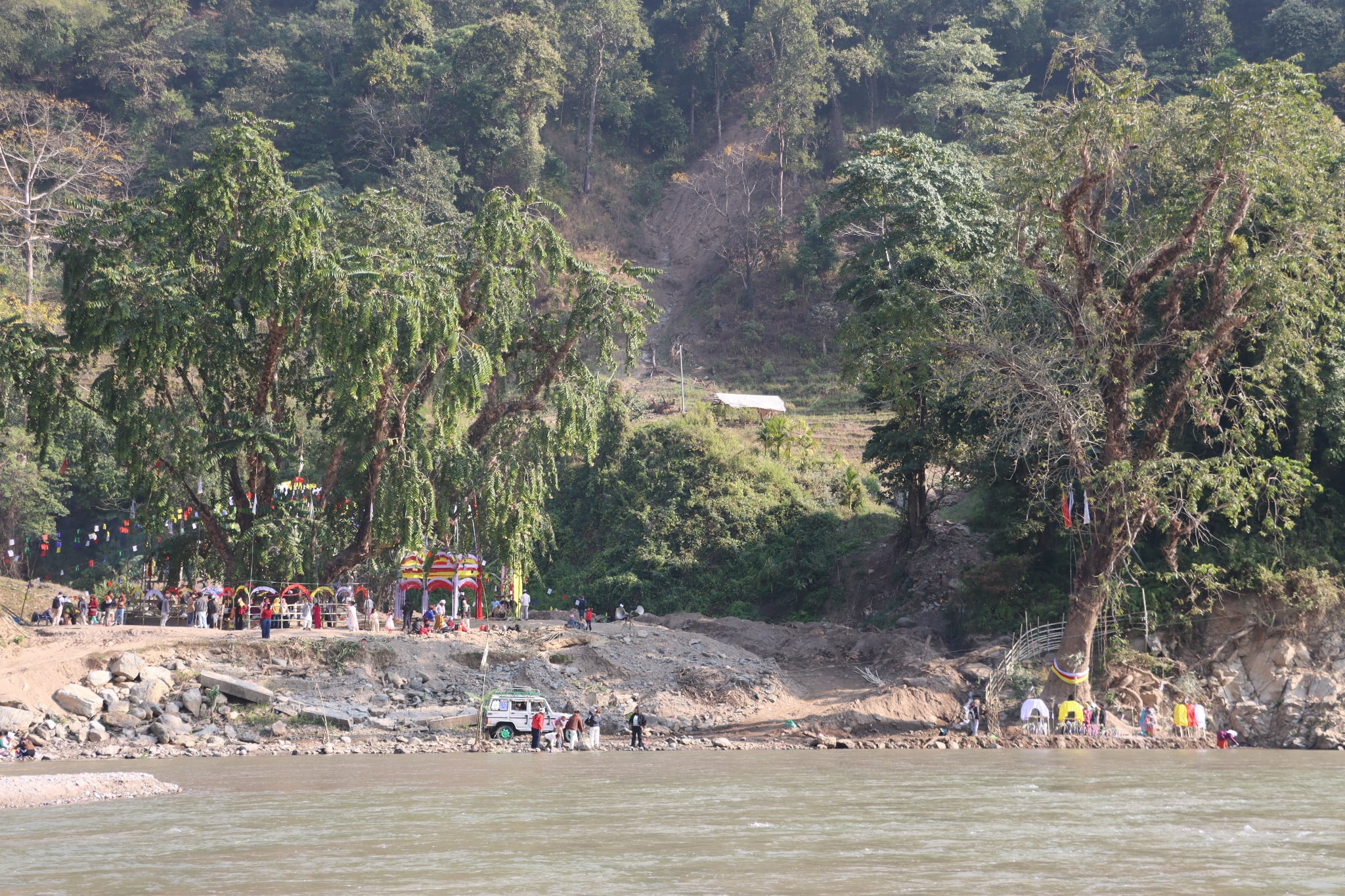 महागुरु फाल्गुनन्द ज्ञानभूमि खत्रक्पामा सत्यहाङमा शान्ति मकर सेवा सम्पन्न