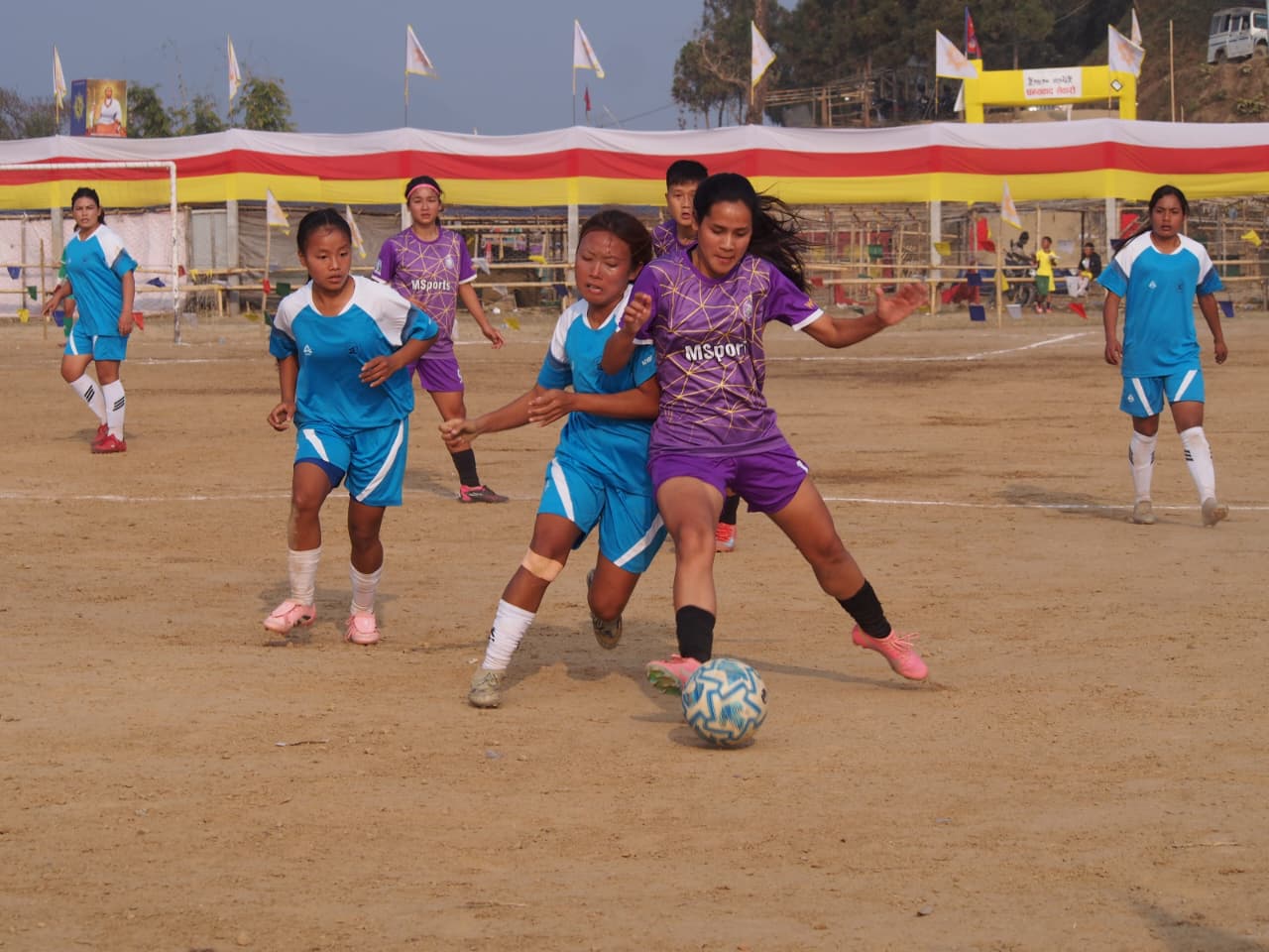 पवित्रहाङमा गोल्ड कप : पाहुना टोली दार्जिलिङलाई हराउँदै सुनसरी सेमिफाइनलमा