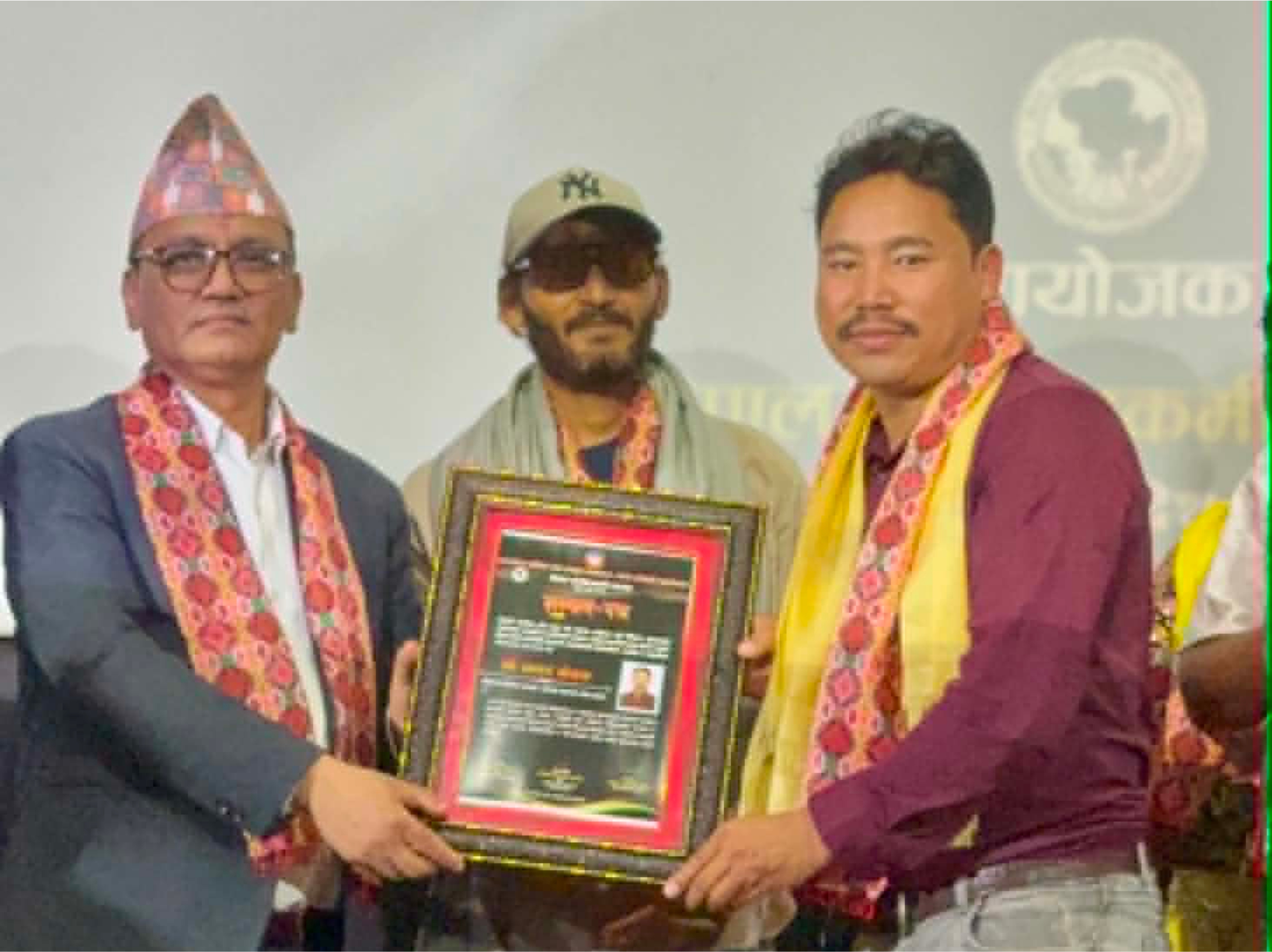 चलचित्रकर्मी सागर केरुङ सम्मानित
